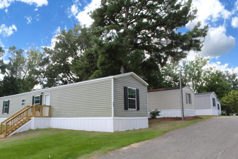 mobile homes in a neighborhood